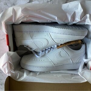 Nike court vision Lo NN size 9 white